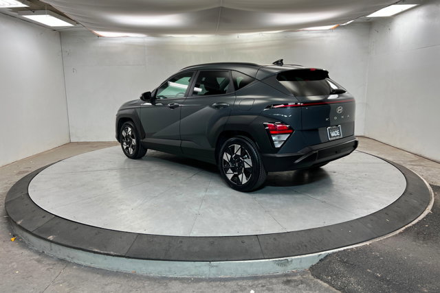 Used 2024 Hyundai Kona SEL image 3