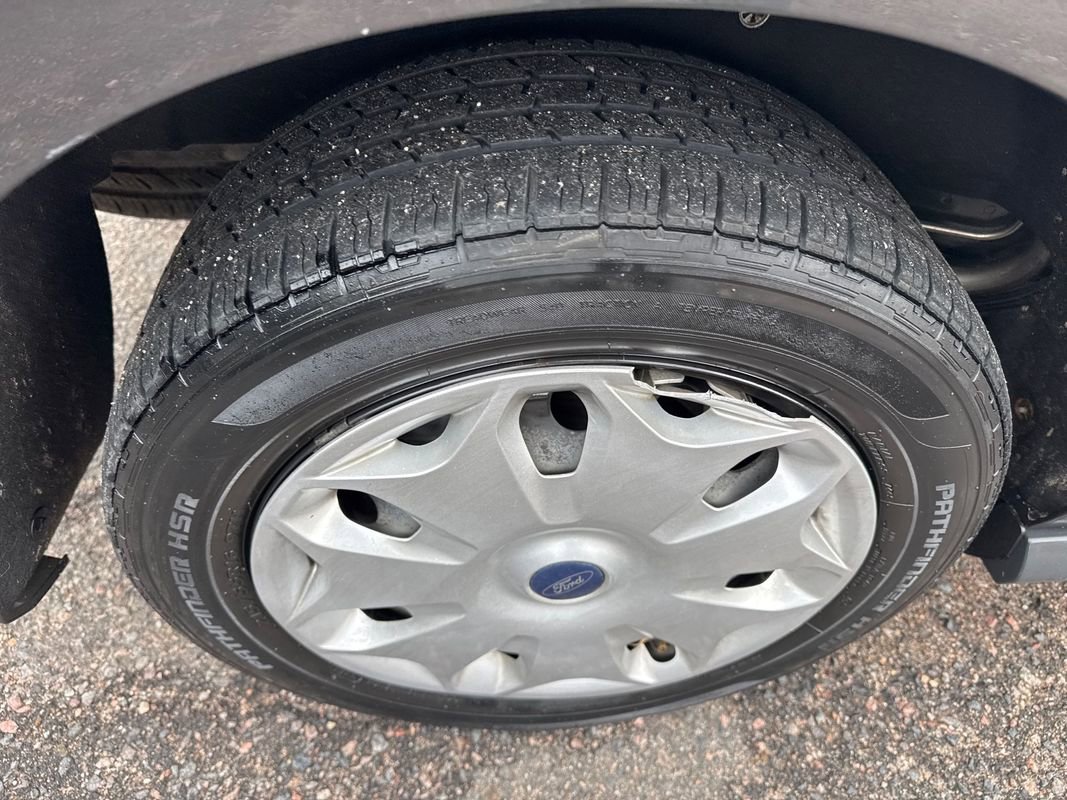 Used 2017 Ford Transit Connect XLT FWD image 19