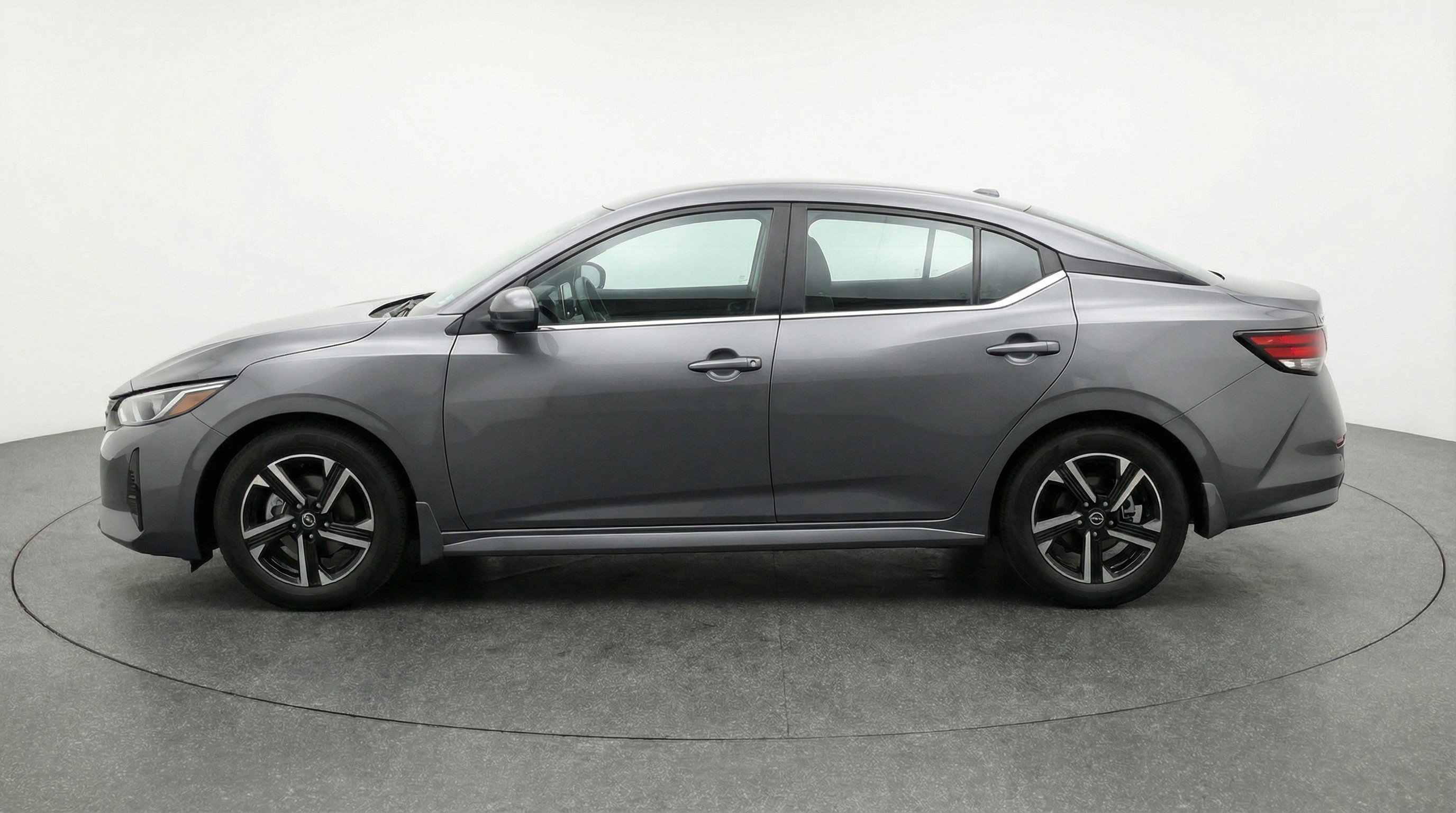 Used 2025 Nissan Sentra SV FWD image 5