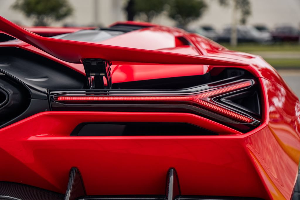 Used 2025 Lamborghini Revuelto AWD/4WD image 13
