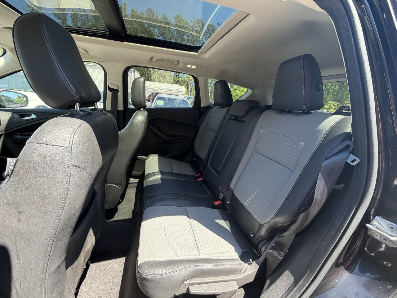 Used 2019 Ford Escape Titanium image 35