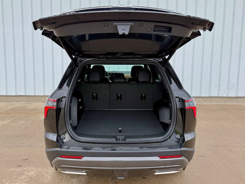 Used 2025 Chevrolet Equinox ACTIV w/ Convenience Package III AWD/4WD image 16