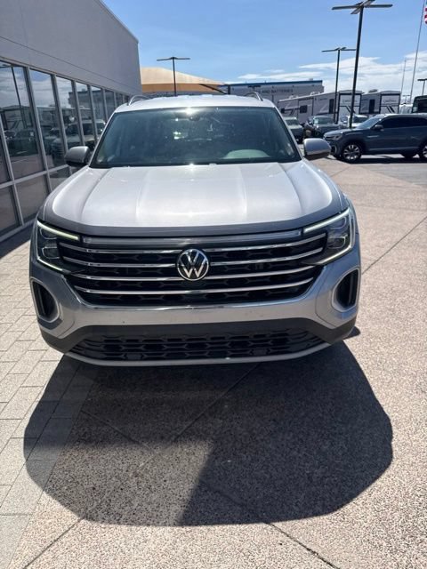 Used 2024 Volkswagen Atlas SE FWD image 1