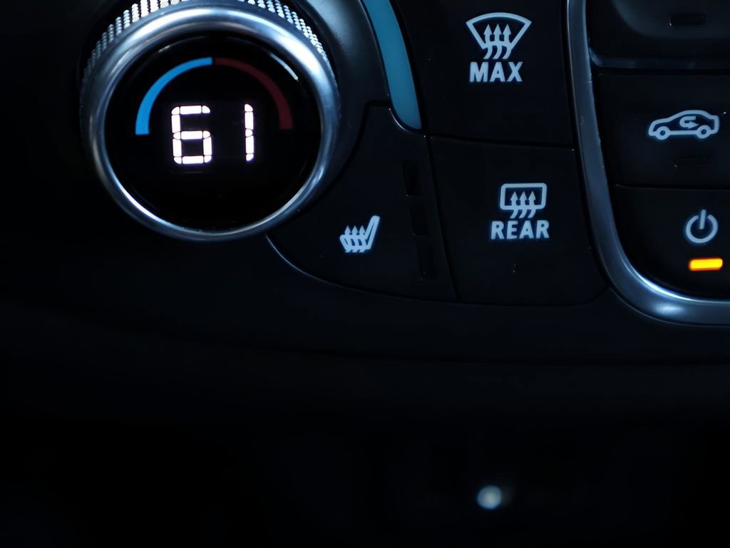 Used 2023 Chevrolet Traverse LT image 28