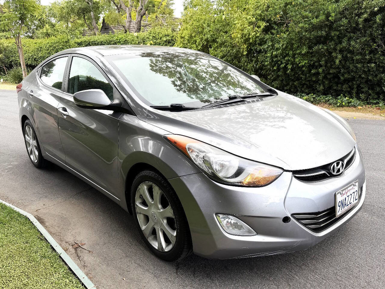 Used 2012 Hyundai Elantra Limited w/ Technology Pkg 5 FWD image 9