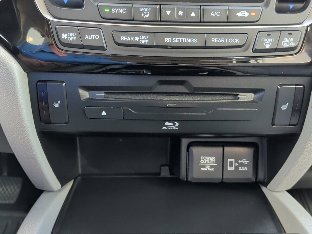 Used 2022 Honda Pilot Touring image 32