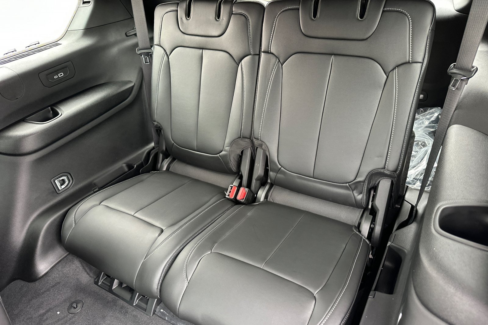 New 2026 Jeep Grand Cherokee L Limited w/ Limited Altitude Package AWD/4WD image 14