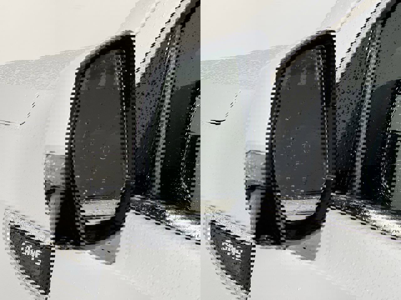 Used 2022 GMC Yukon XL Denali image 10