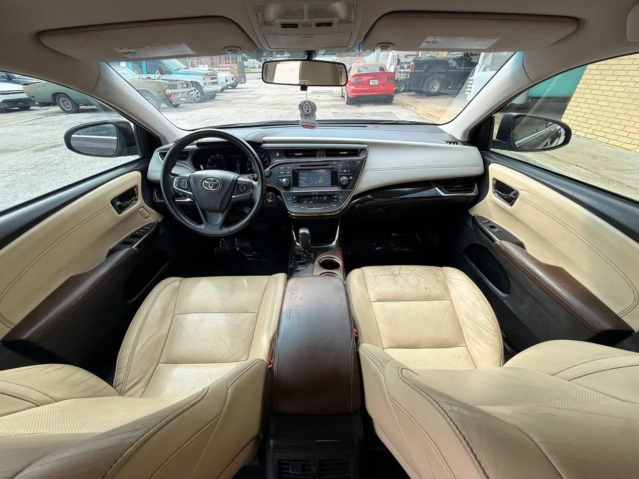 Used 2015 Toyota Avalon XLE FWD image 5