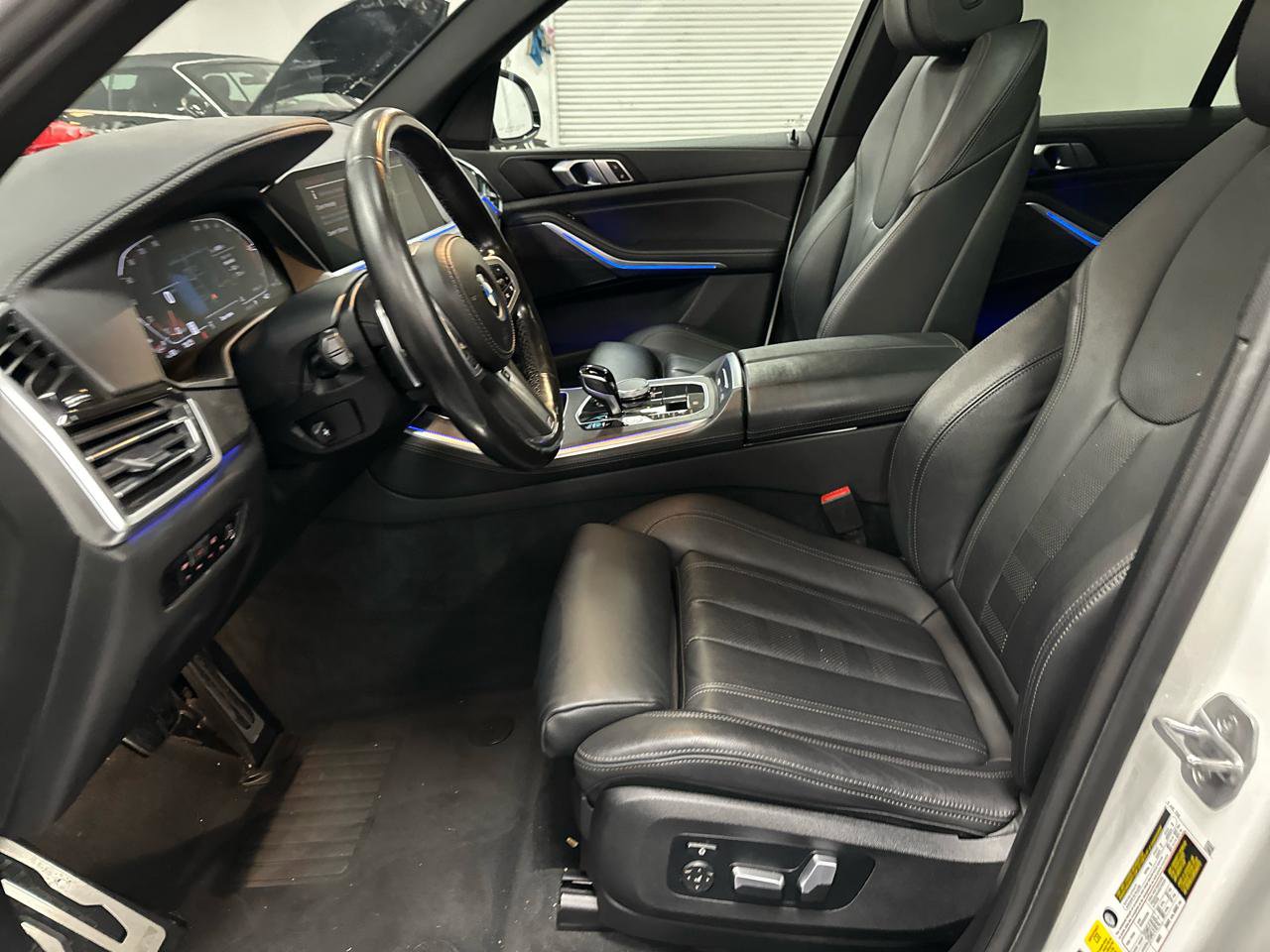 Used 2022 BMW X5 xDrive40i w/ M Sport Package AWD/4WD image 14