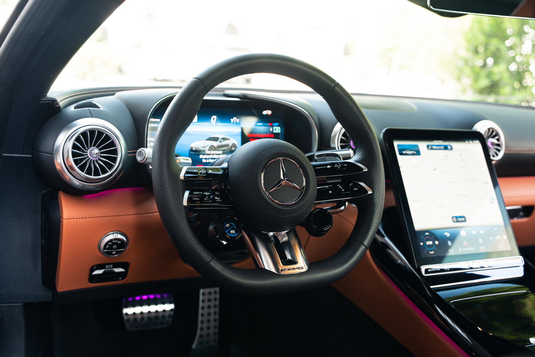 Used 2025 Mercedes-Benz AMG GT 63 w/ Driver Assistance Package image 31