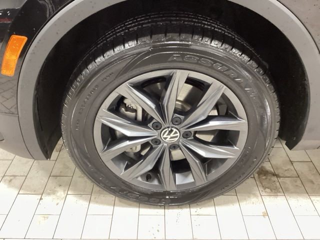 Used 2022 Volkswagen Tiguan SE image 21