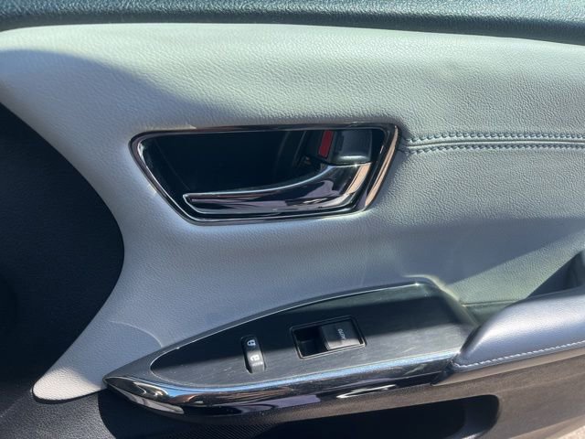 Used 2013 Toyota Avalon Limited image 29