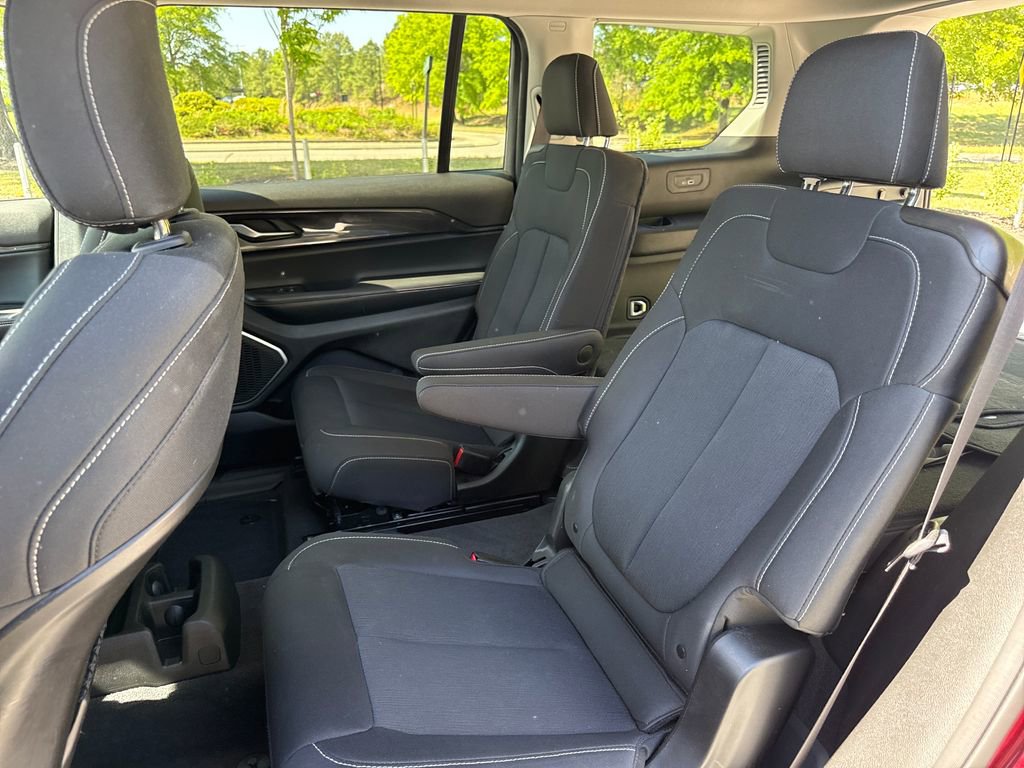 Used 2022 Jeep Grand Cherokee L Laredo w/ Luxury Tech Group I RWD image 30