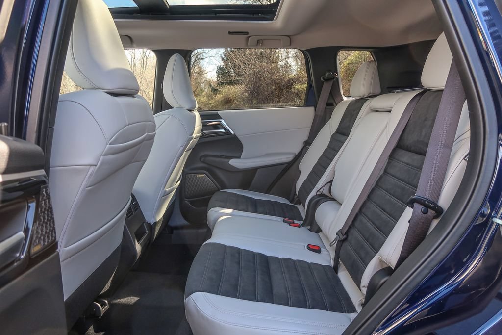 New 2026 Mitsubishi Outlander SE FWD image 21