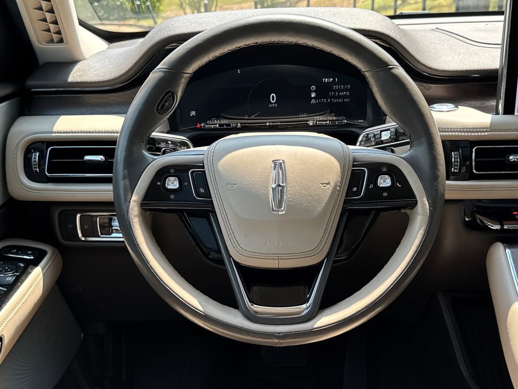 Used 2022 Lincoln Aviator Reserve w/ Equipment Group 201A AWD/4WD image 16