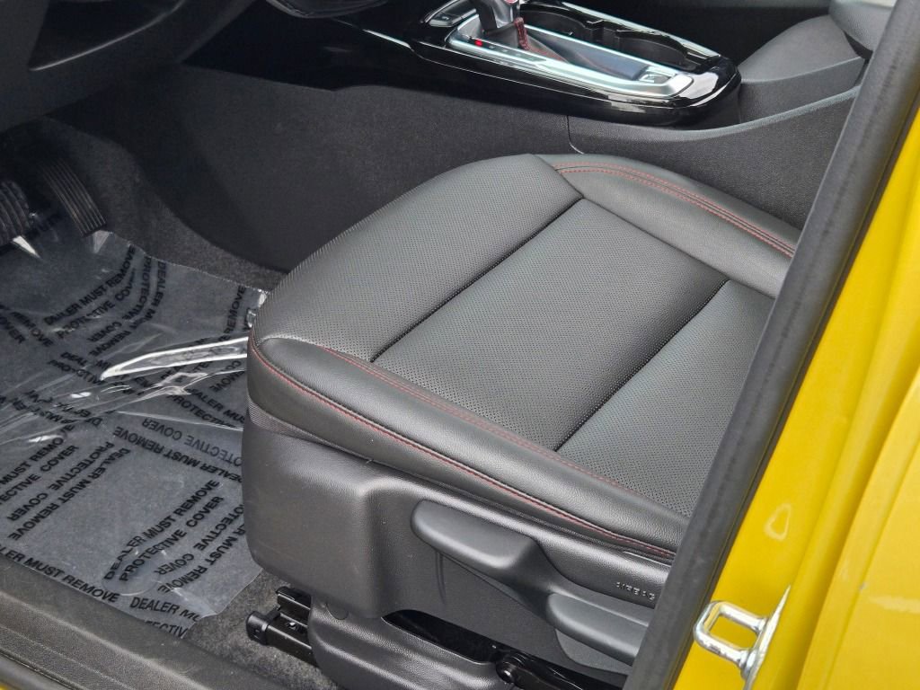 Used 2024 Chevrolet Trax RS w/ Sunroof Package image 22