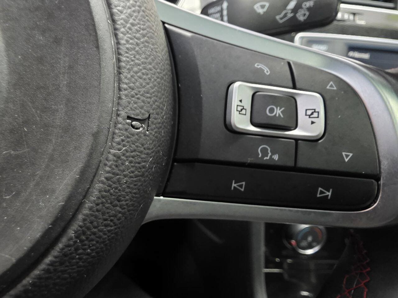 Used 2016 Volkswagen GTI SE FWD image 19