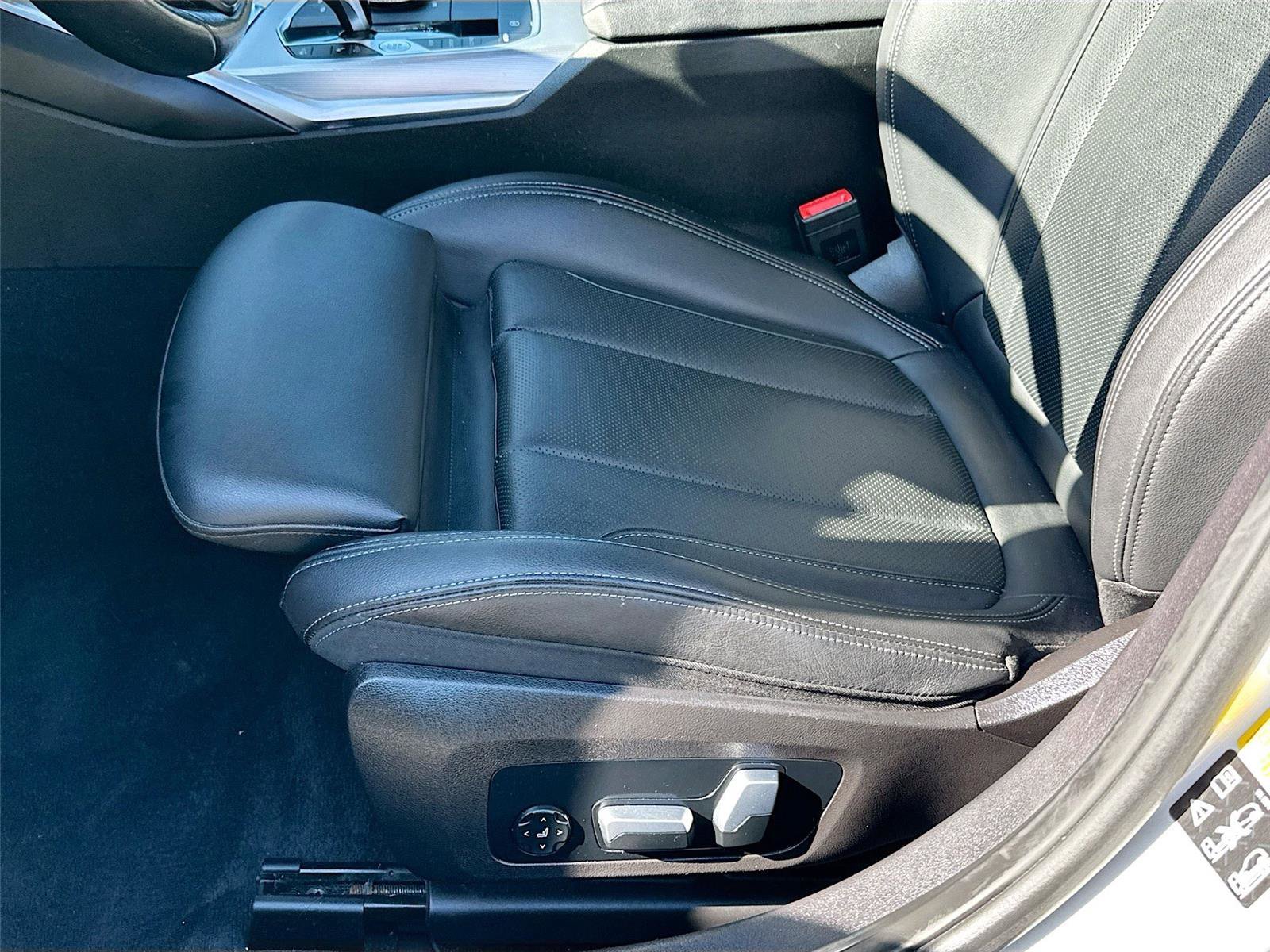 Used 2022 BMW 330i xDrive Sedan w/ Premium Package 2 image 19