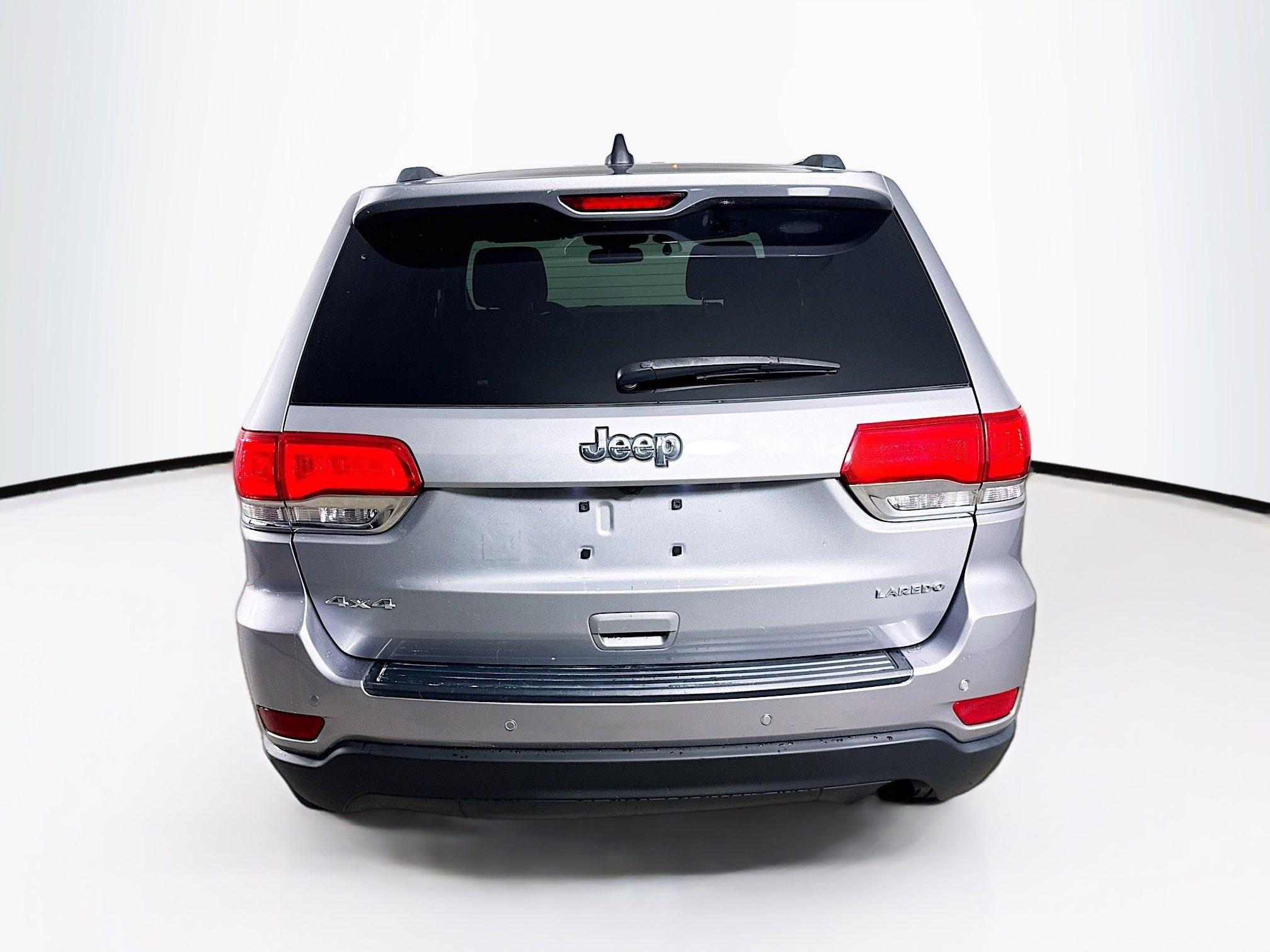 Used 2019 Jeep Grand Cherokee Laredo AWD/4WD image 31