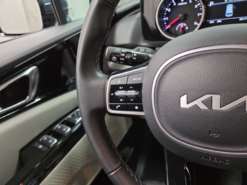 Used 2022 Kia Carnival SX FWD image 22