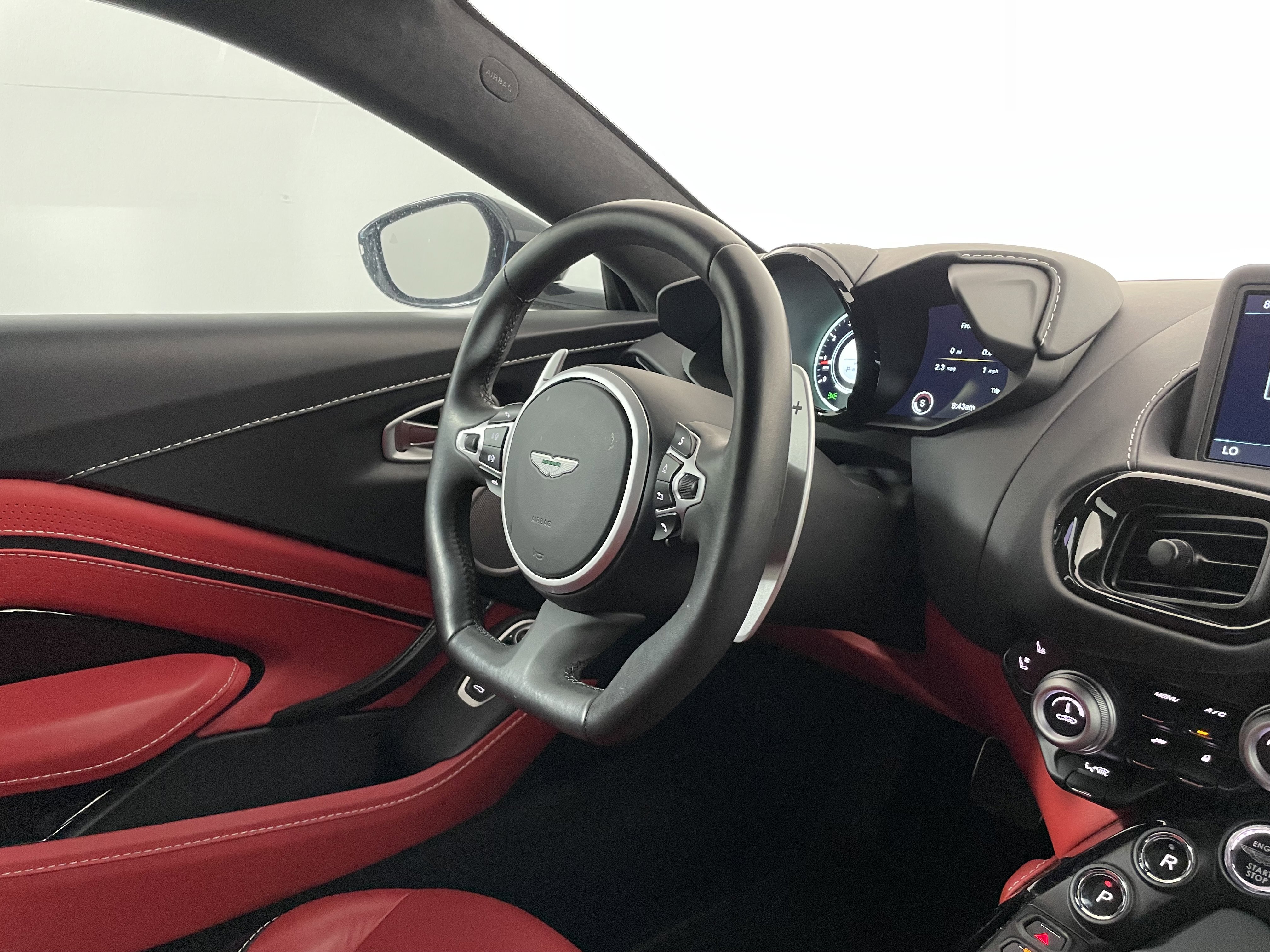 Used 2023 Aston Martin V8 Vantage Coupe image 10