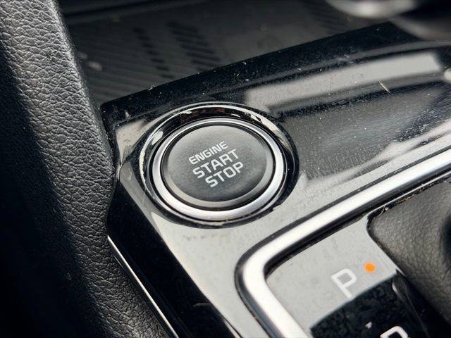 Used 2025 Kia Sportage EX image 17
