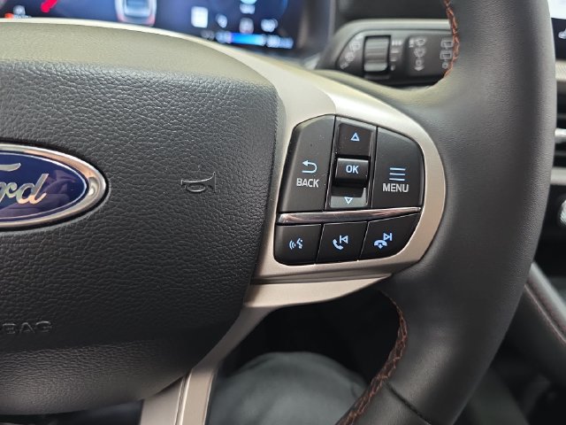 Used 2026 Ford Explorer Active AWD/4WD image 17