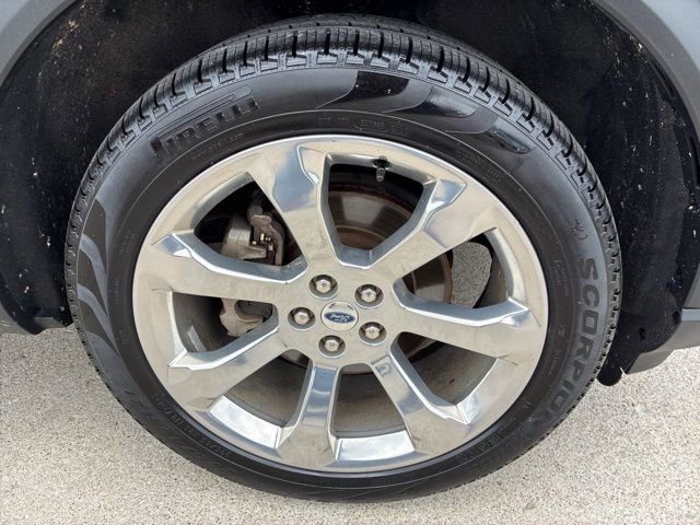 Used 2020 Ford Explorer Platinum w/ Premium Technology Package AWD/4WD image 11