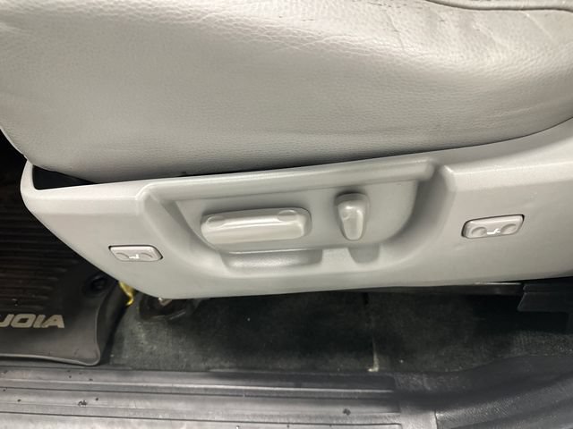 Used 2016 Toyota Sequoia Limited AWD/4WD image 25