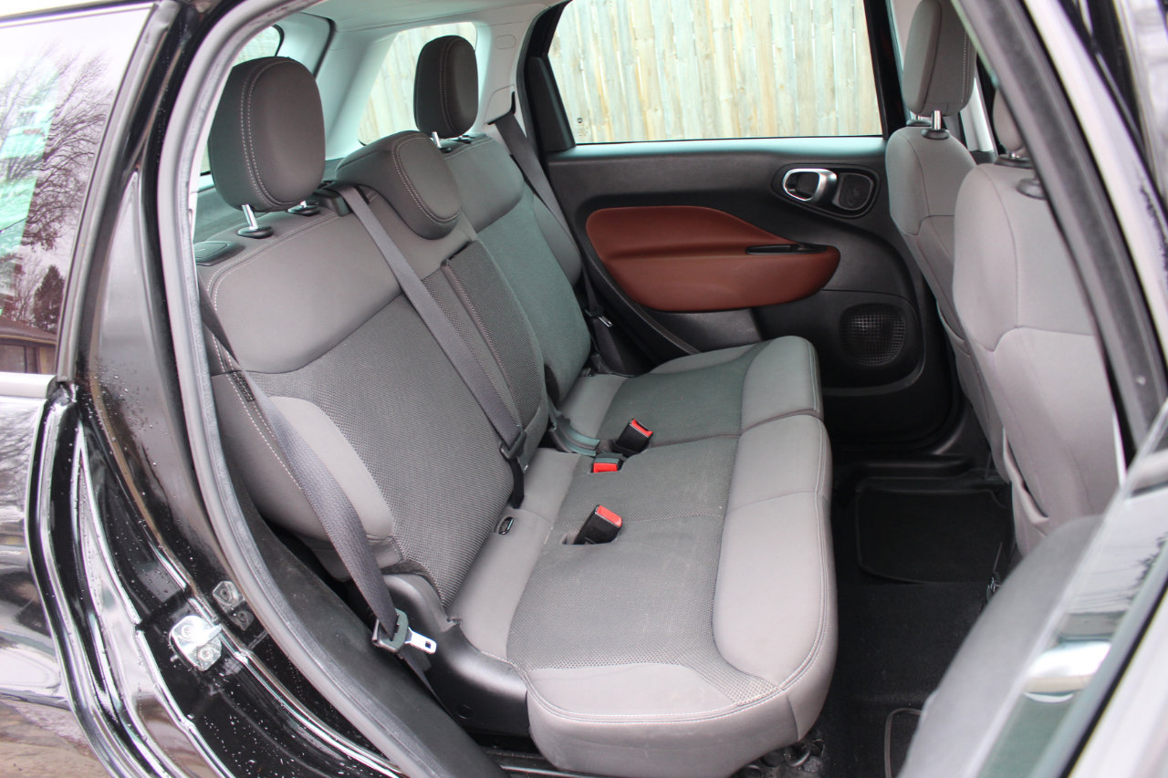 Used 2014 FIAT 500L Trekking w/ Popular Equipment Group image 36