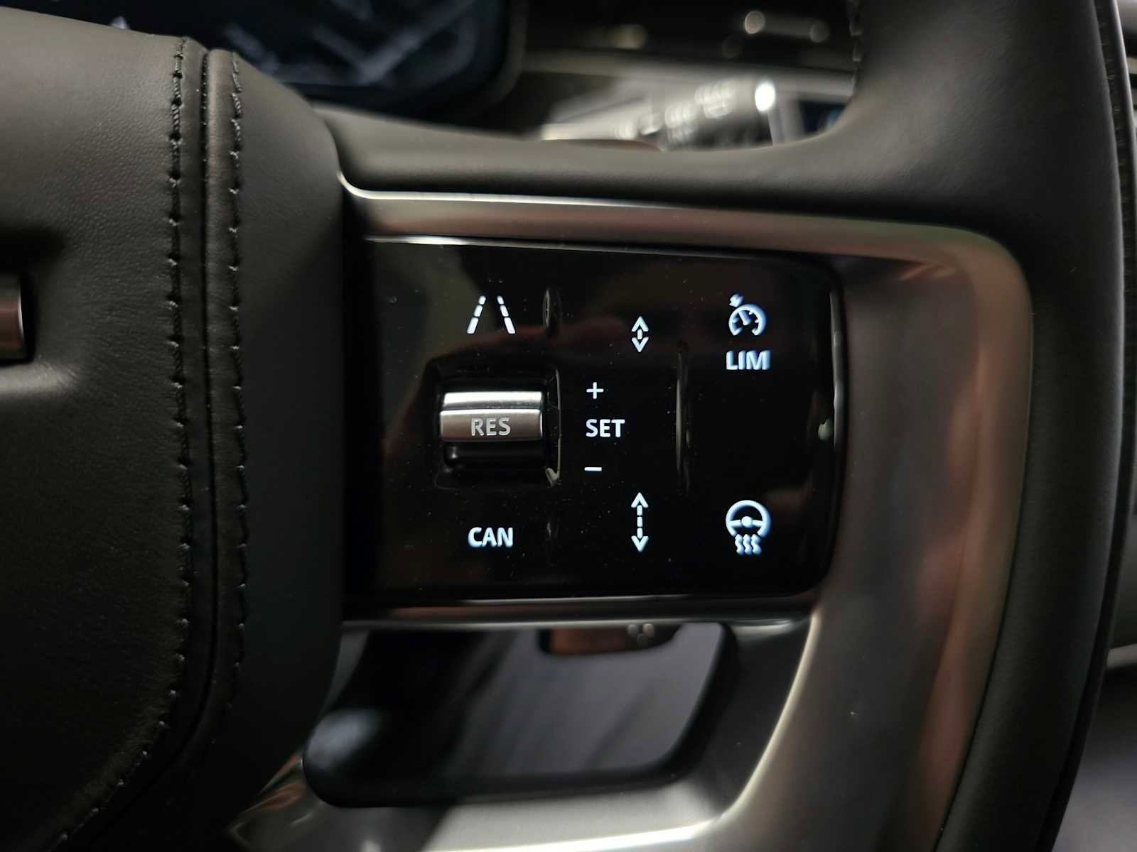 New 2026 Land Rover Range Rover SE image 31