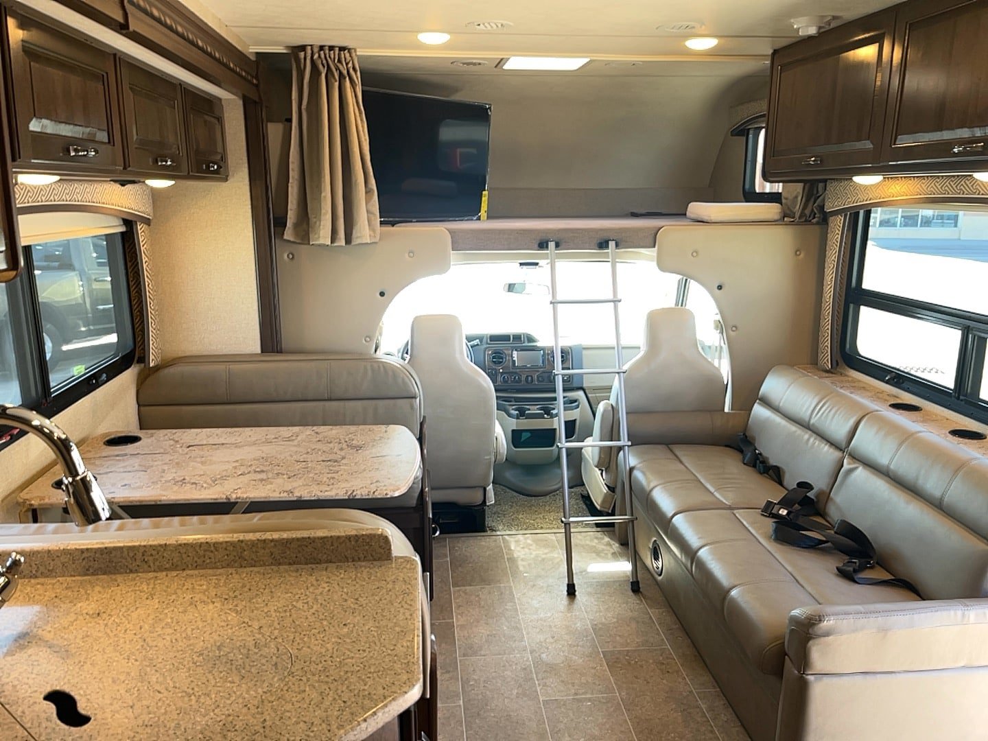 Used 2017 Ford E-450 and Econoline 450 Super Duty w/ Motorhome Prep Package RWD image 15