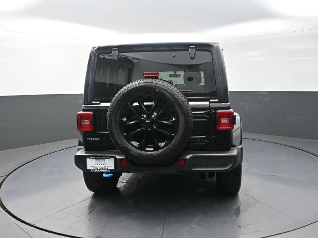 Used 2023 Jeep Wrangler Unlimited Sahara w/ Cold Weather Group AWD/4WD image 8