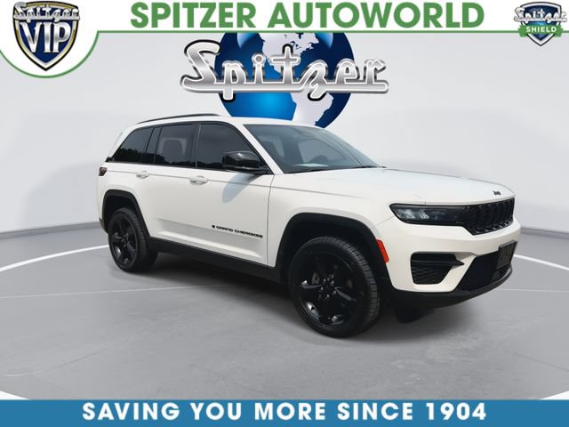 Used 2023 Jeep Grand Cherokee Altitude AWD/4WD image 2