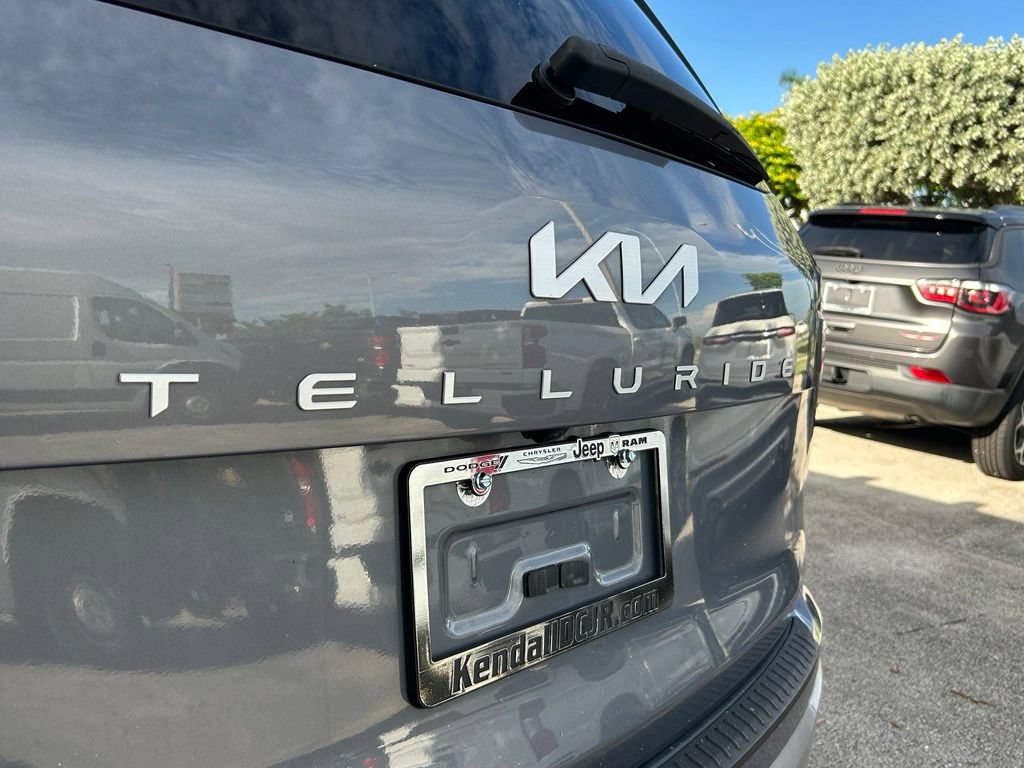 Used 2023 Kia Telluride EX w/ EX Captain's Chair Package FWD image 41