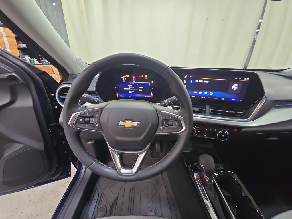 Certified 2024 Chevrolet Trax LT w/ Driver Confidence Package FWD image 14