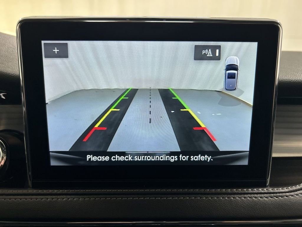 Used 2022 Lincoln Corsair Standard w/ Premium Package image 17