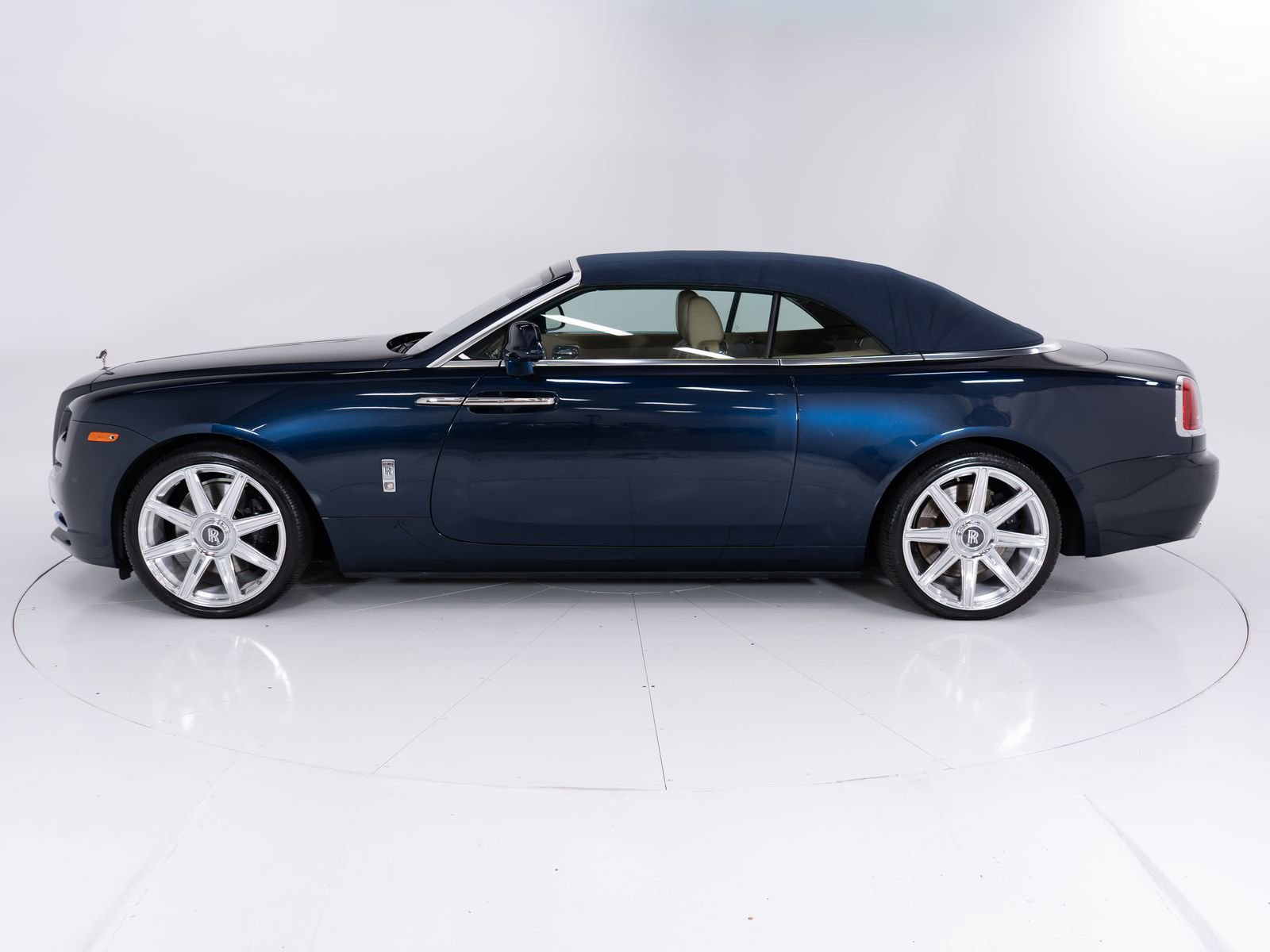 Certified 2016 Rolls-Royce Dawn image 11
