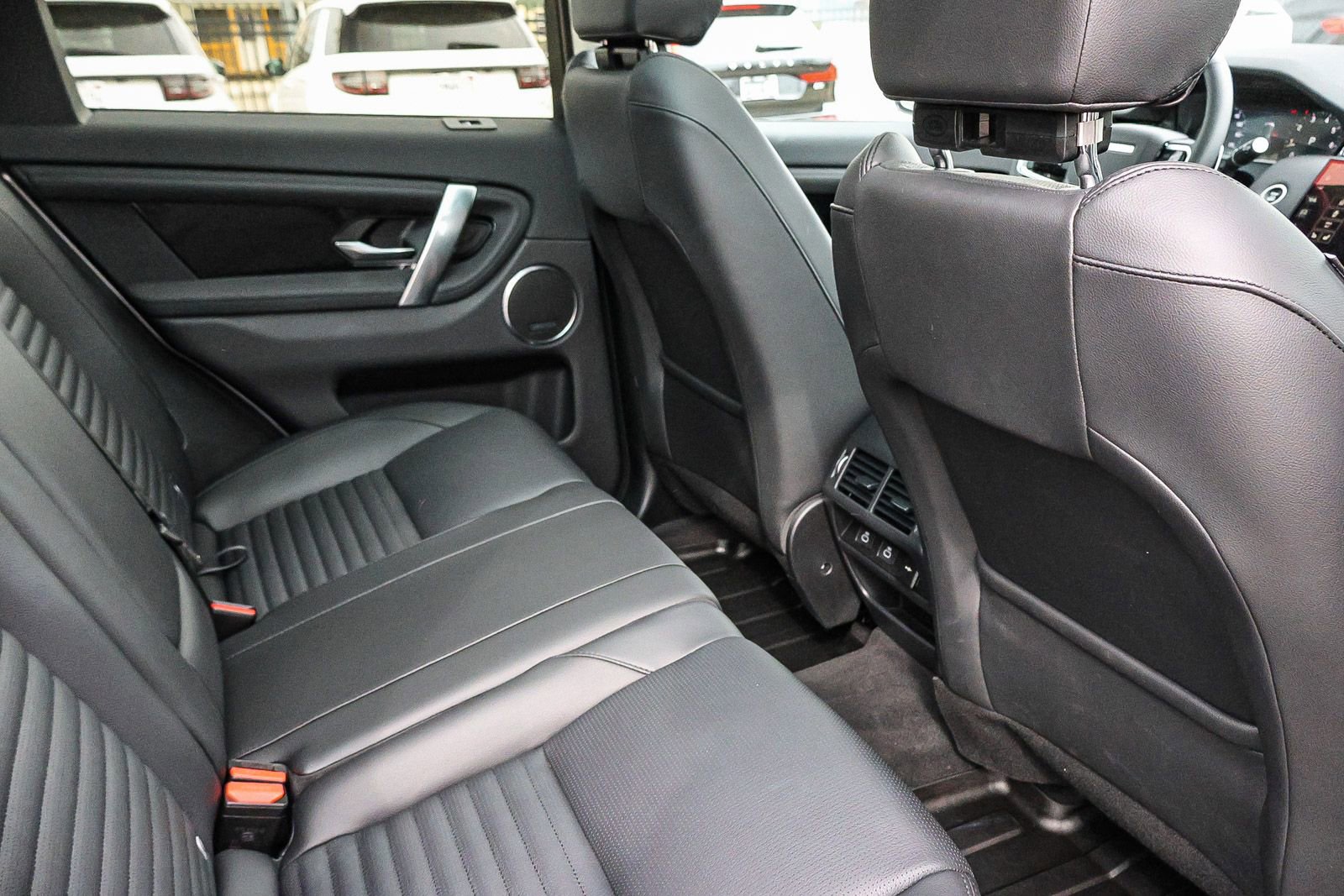 Used 2024 Land Rover Discovery Sport S image 19