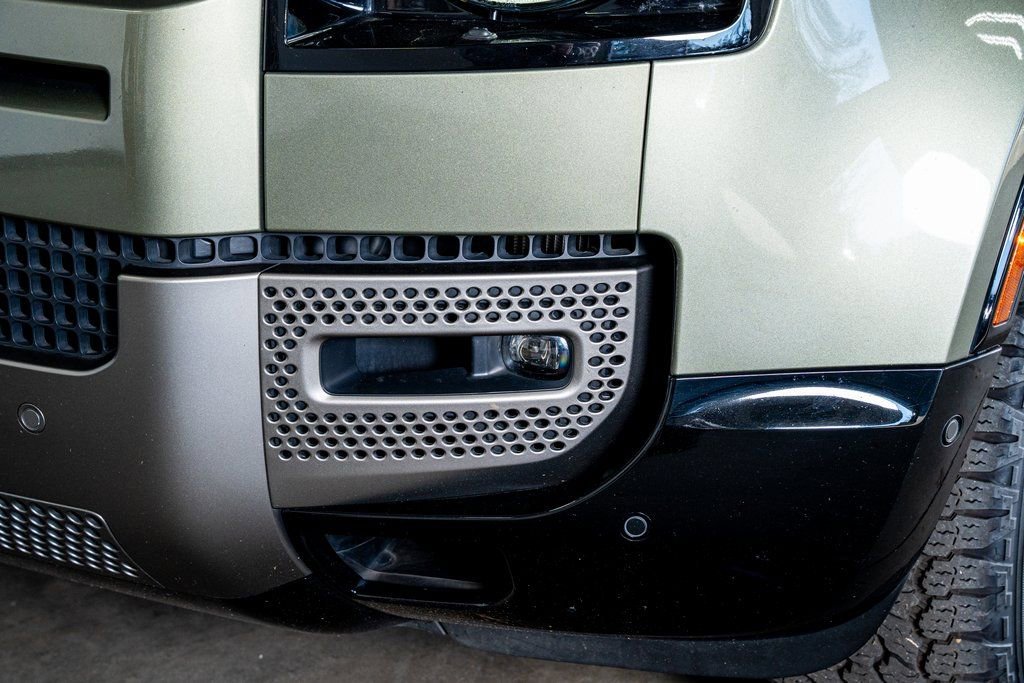 Used 2021 Land Rover Defender 110 X-Dynamic HSE image 14