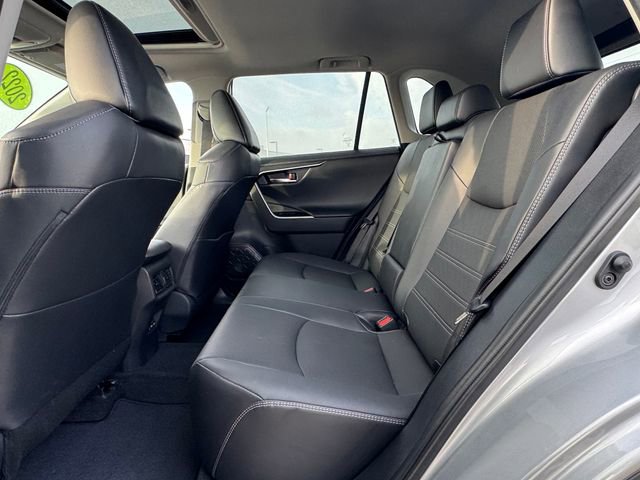 Used 2022 Toyota RAV4 Limited image 16