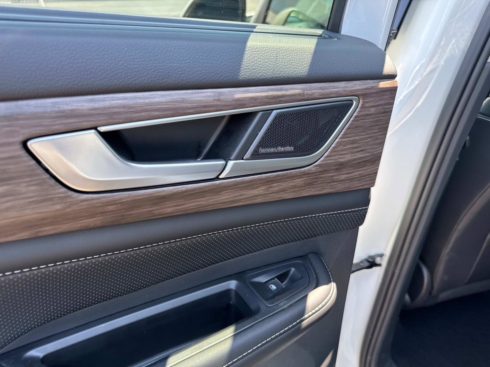 Certified 2024 Volkswagen Atlas SEL Premium R-Line image 12