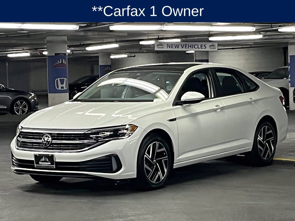 Used 2024 Volkswagen Jetta SEL FWD image 3