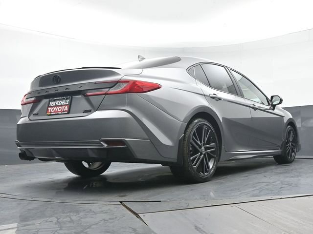 Used 2025 Toyota Camry LE image 32