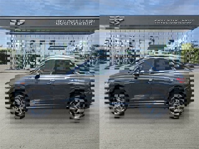 Used 2026 Genesis GV70 2.5T Select image 13