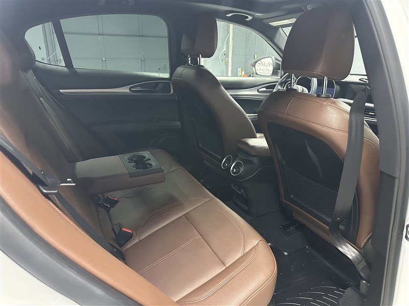 Used 2024 Alfa Romeo Stelvio Ti AWD/4WD image 12