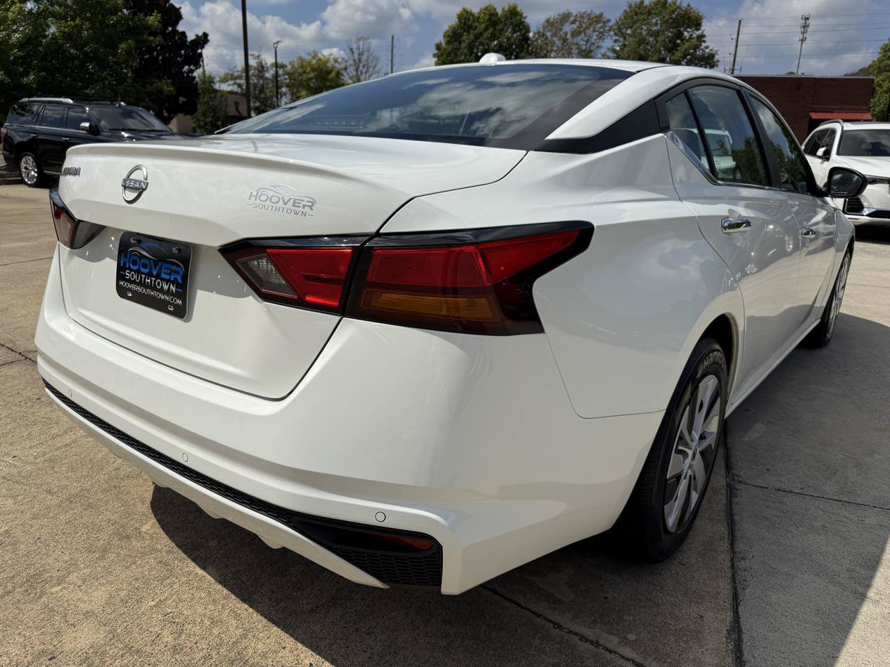 Used 2025 Nissan Altima 2.5 S FWD image 5