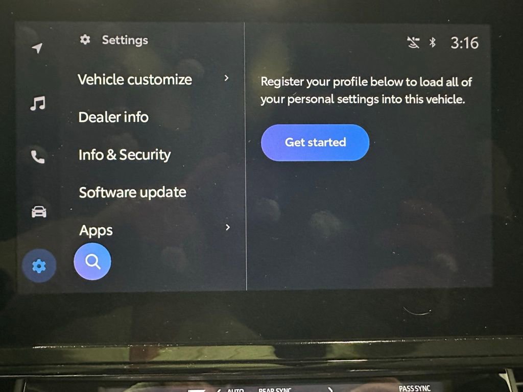 Used 2025 Toyota Sienna LE FWD image 37