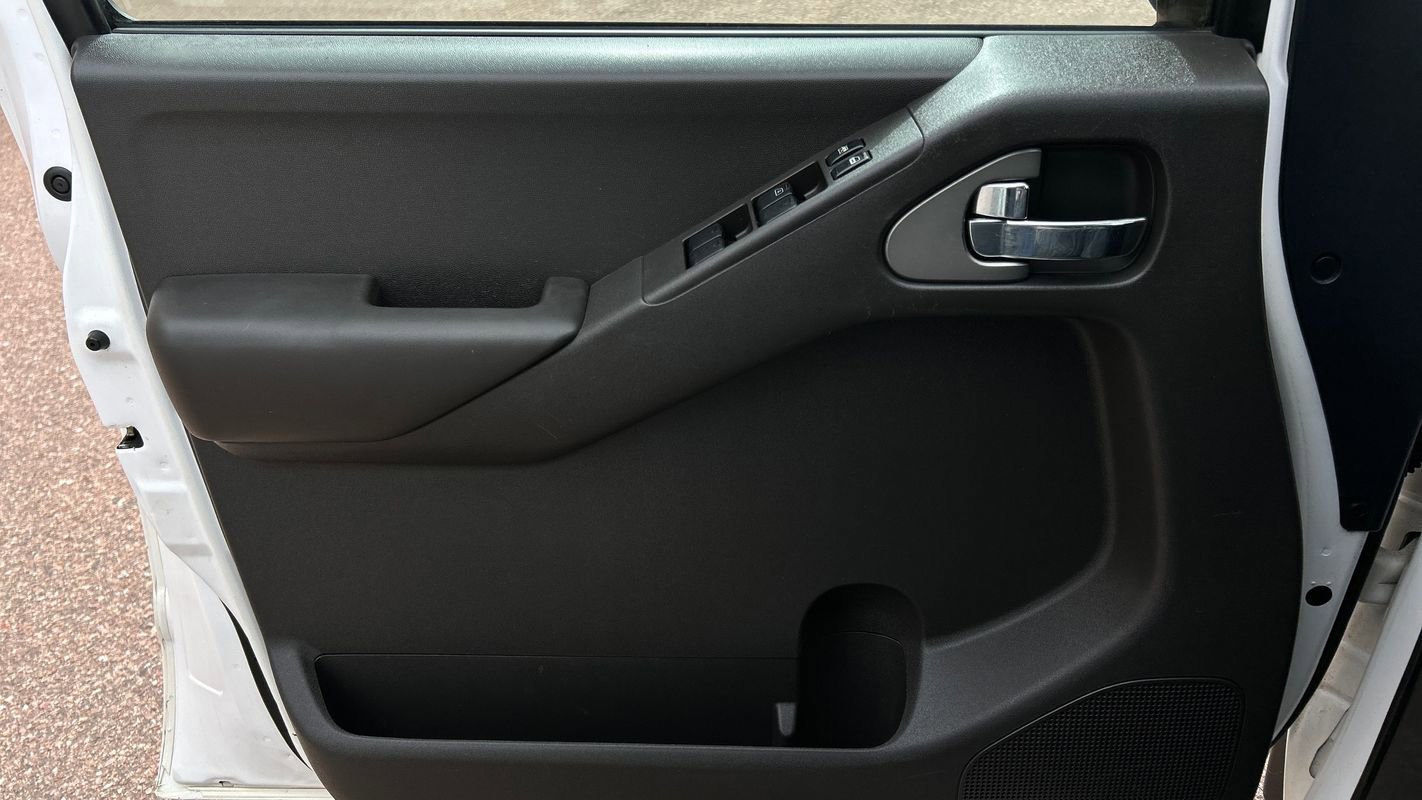 Used 2005 Nissan Frontier NISMO image 22